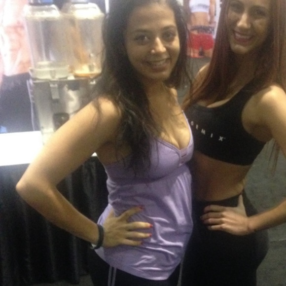 ISO purple lululemon workout tank - Picture 2 of 4